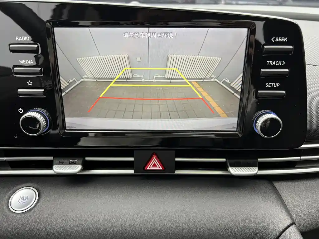 Hyundai Elantra — миниатюра 13