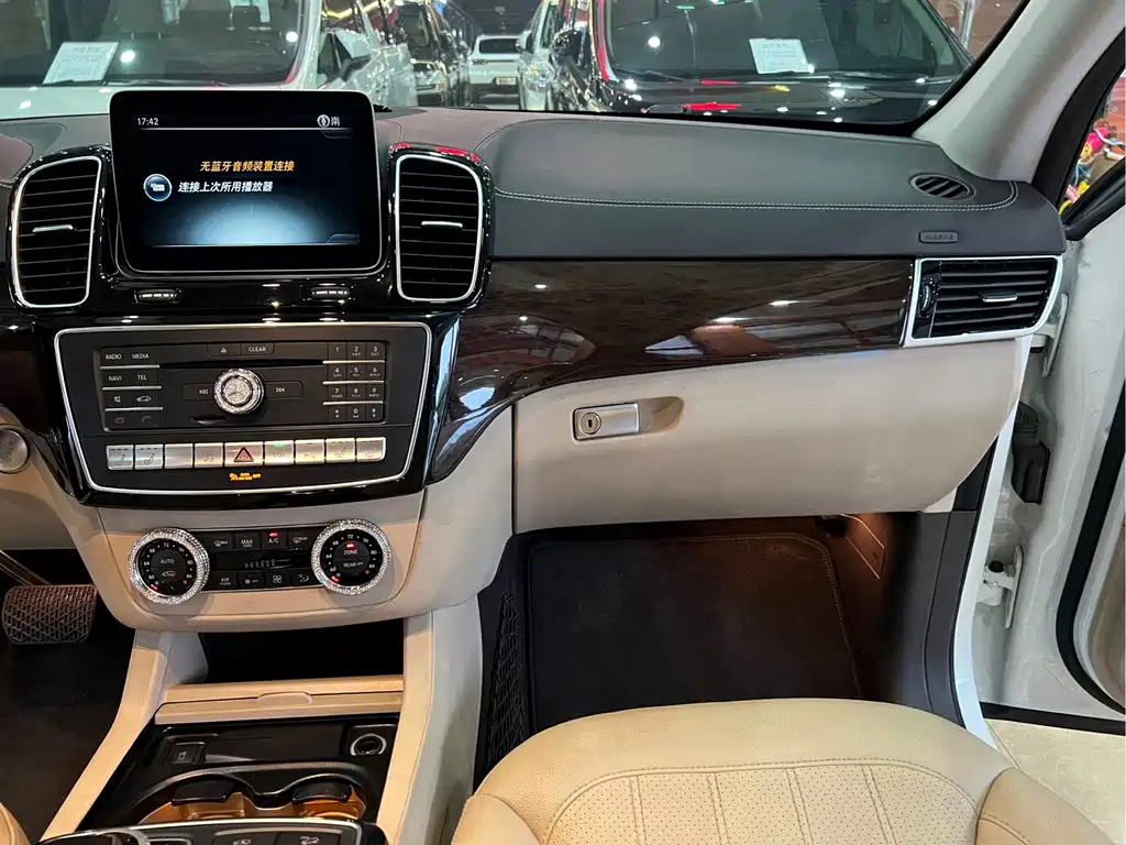 Mercedes-Benz GLS — миниатюра 16