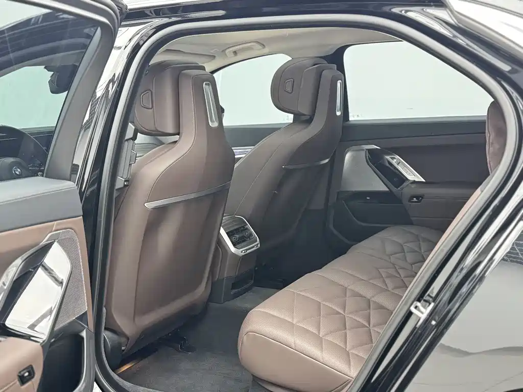 BMW i7 2023 eDrive50L Lead M Sport