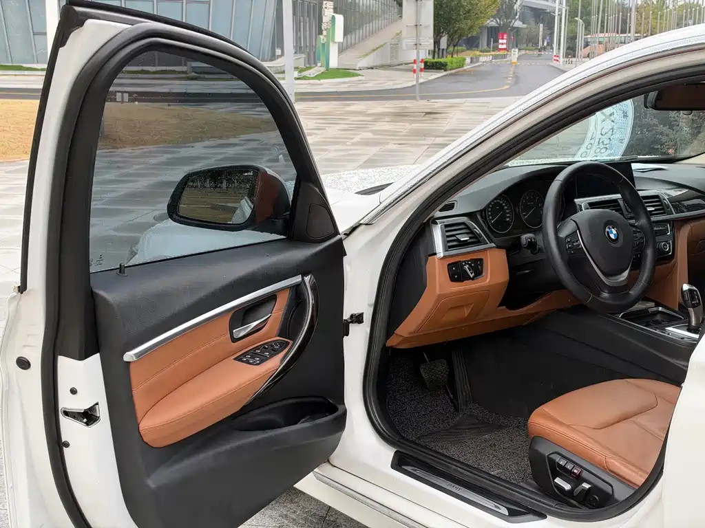 BMW 3 Series — миниатюра 7