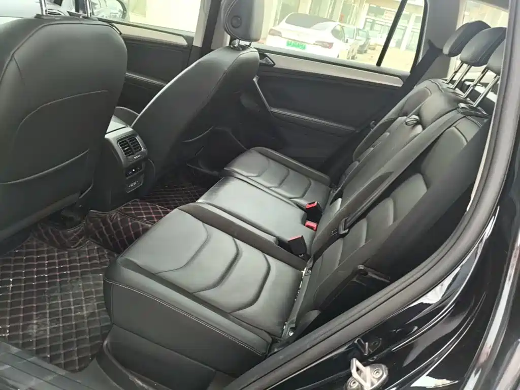 Volkswagen Tiguan L — миниатюра 17