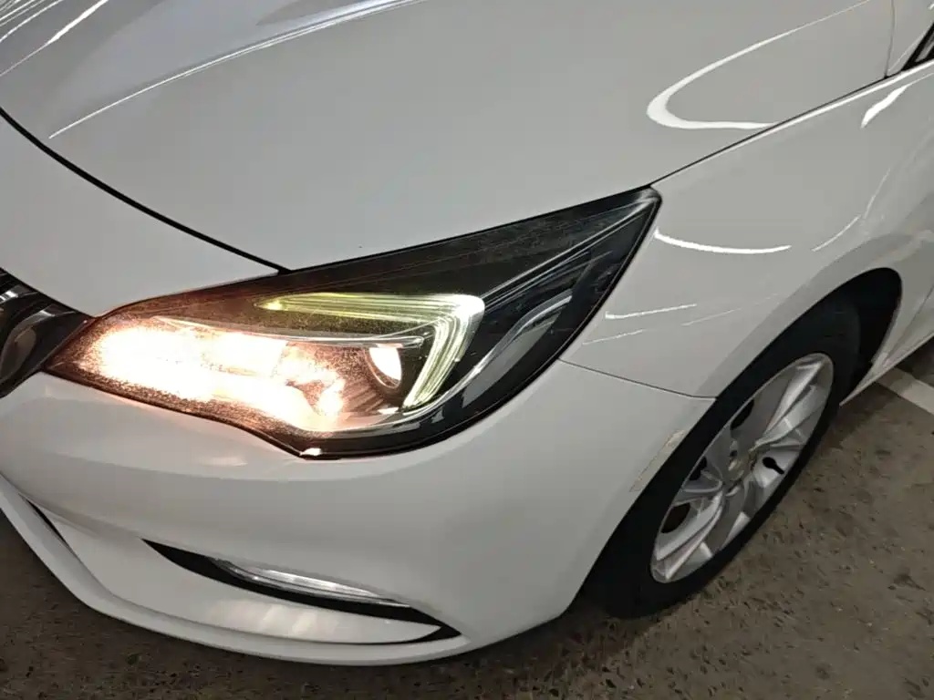 Buick Verano — миниатюра 24