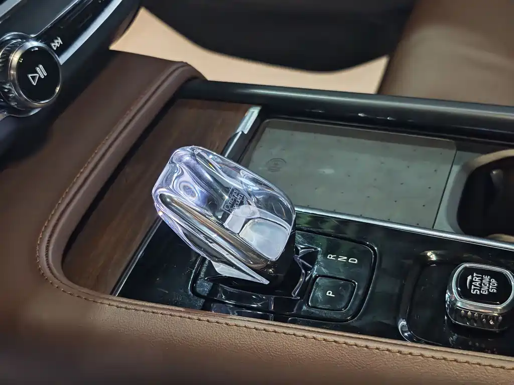 Volvo S90 — миниатюра 13