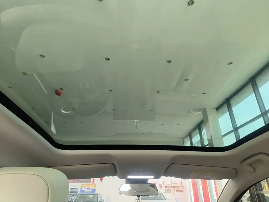 Baojun Yunduo — миниатюра 18