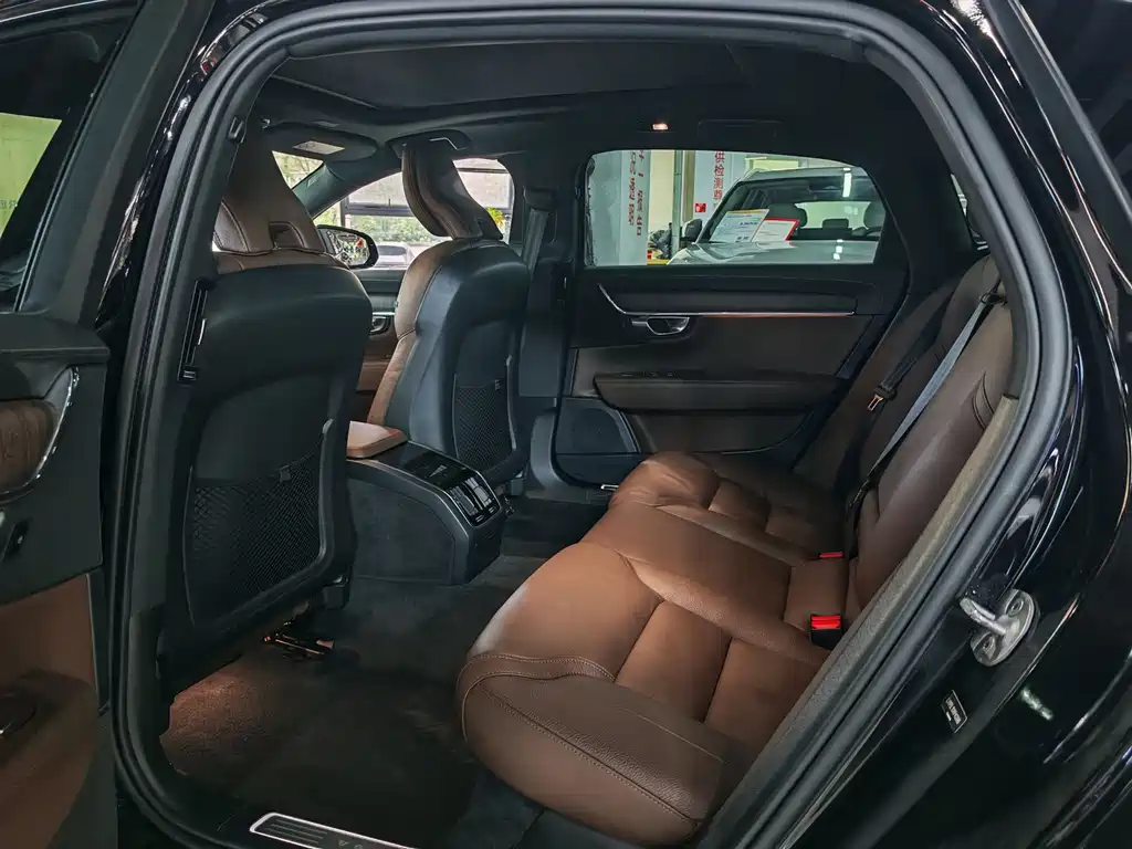 Volvo S90 — миниатюра 8