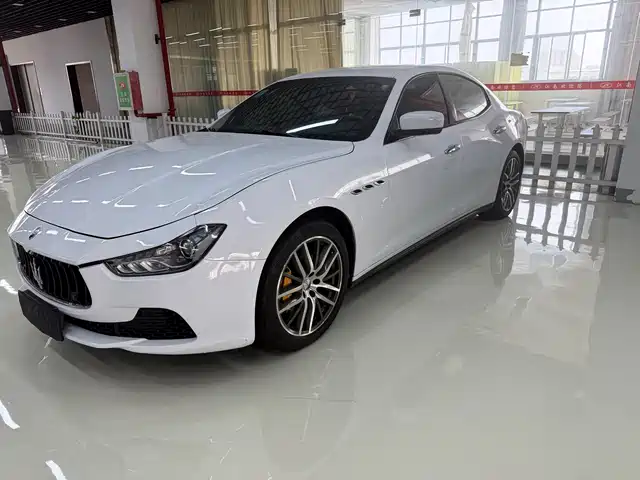 2016 Maserati Ghibli