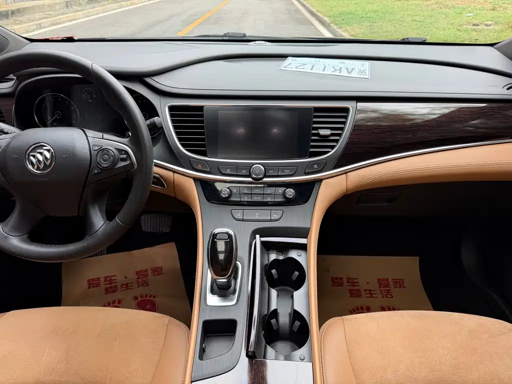Buick LaCrosse — миниатюра 7