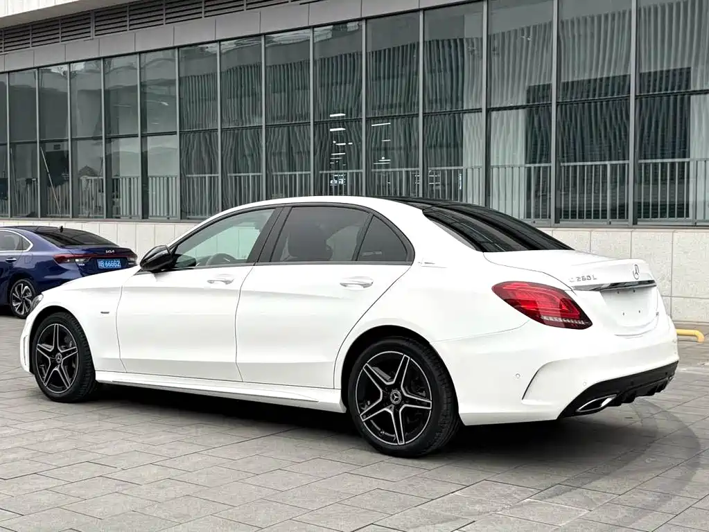 Mercedes-Benz C-Class — миниатюра 17