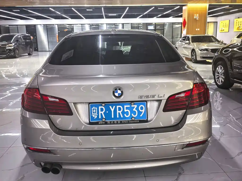 BMW 5 Series — миниатюра 8