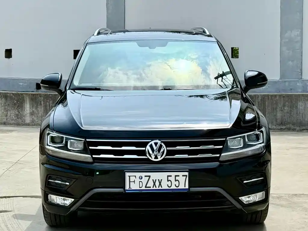 Volkswagen Tiguan L — миниатюра 2