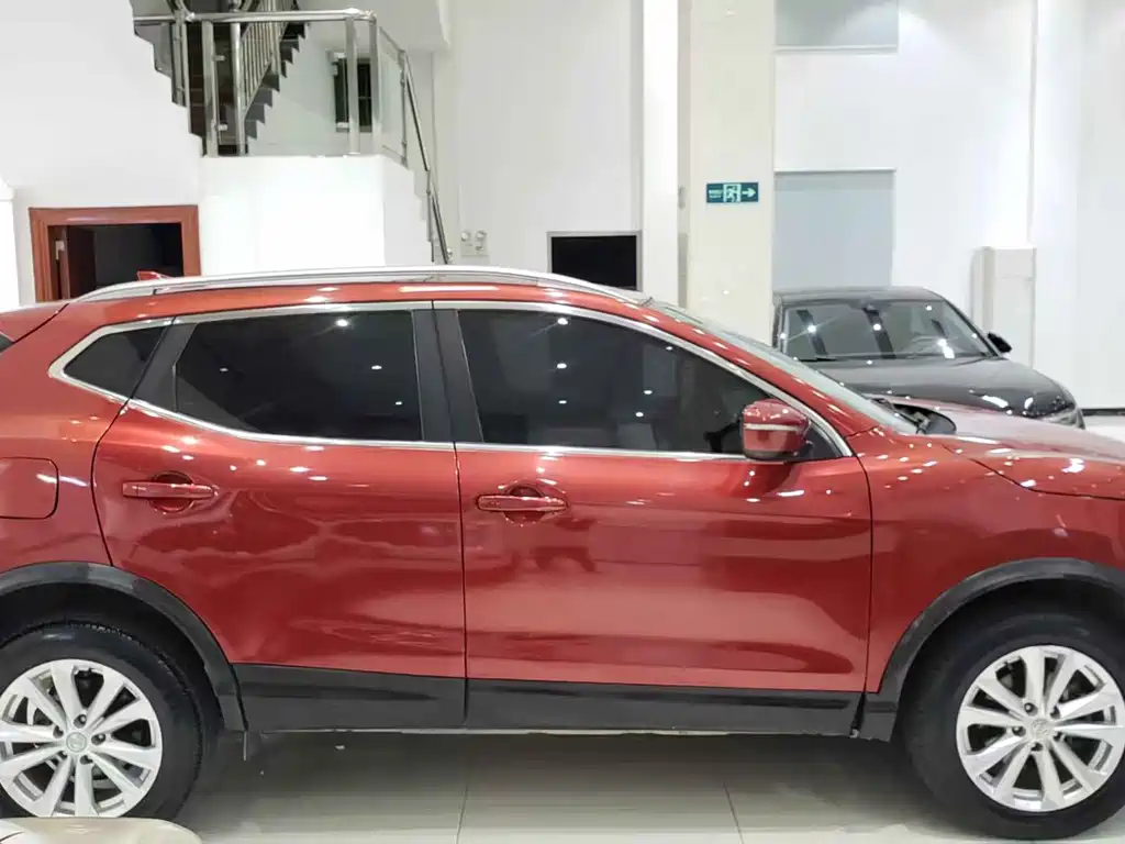 Nissan Qashqai — миниатюра 12