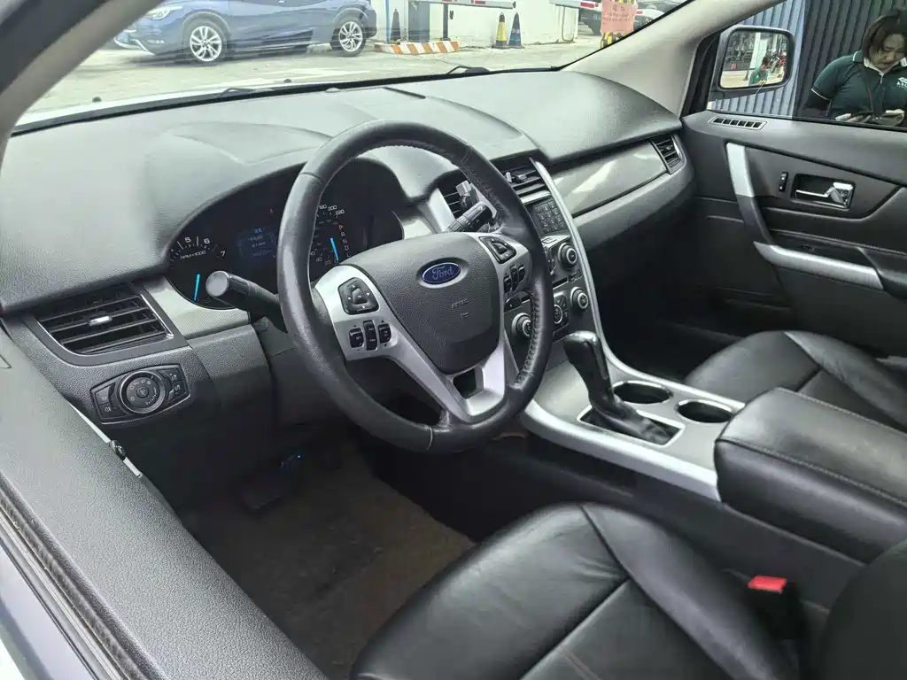 Ford Edge (Import) — миниатюра 11