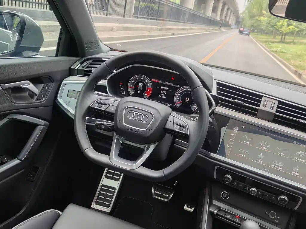 Audi Q3 2025 quattro 45 35TFSI Fashion