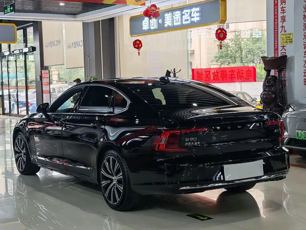 Volvo S90 — миниатюра 4
