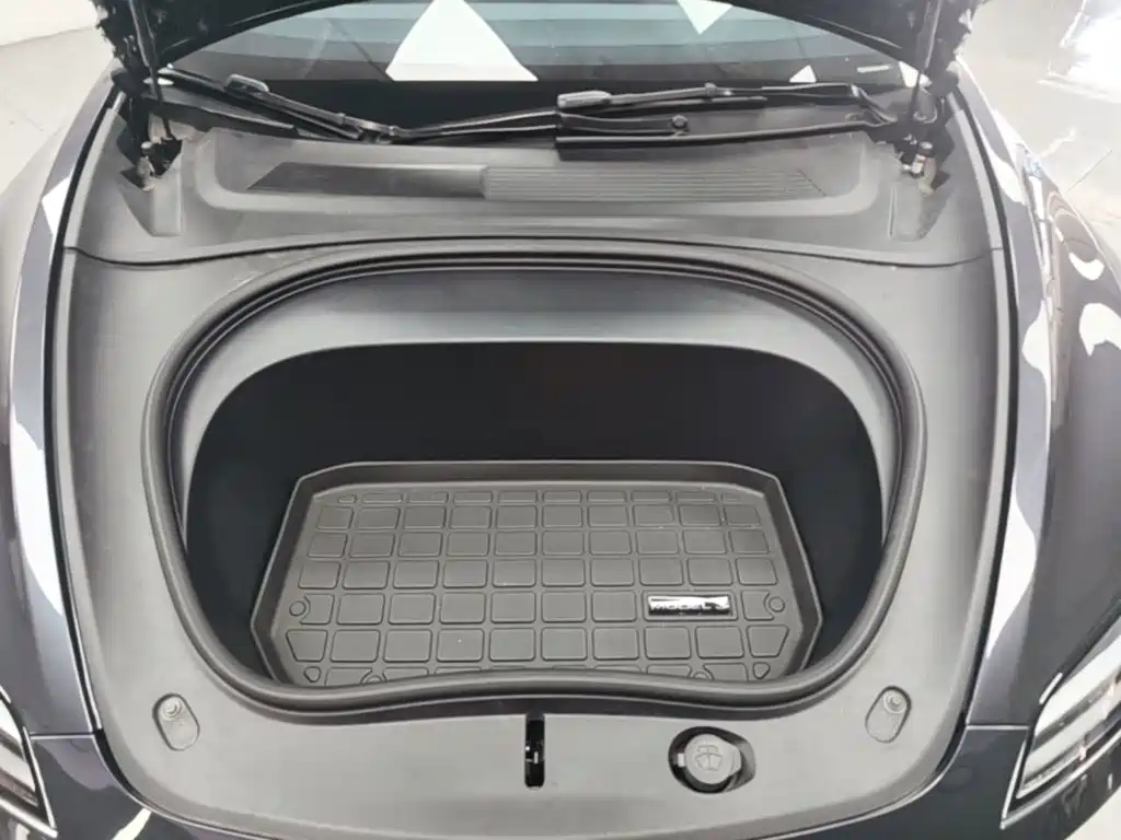 Tesla Model 3 — миниатюра 20