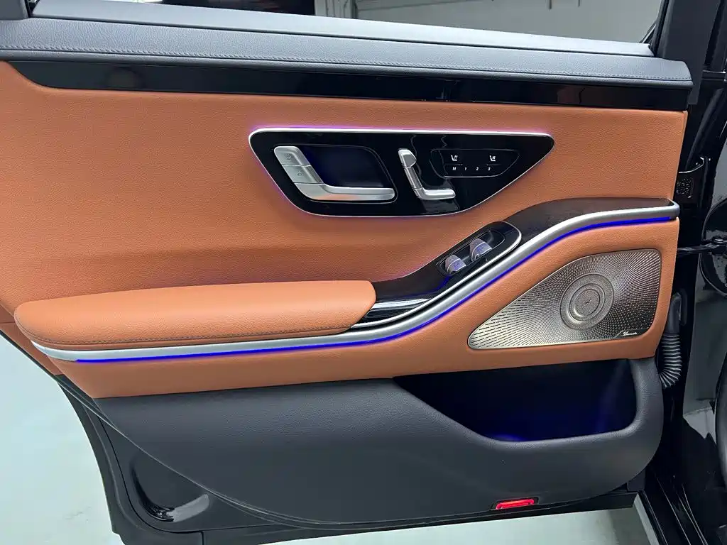 Mercedes-Benz S-Class — миниатюра 13