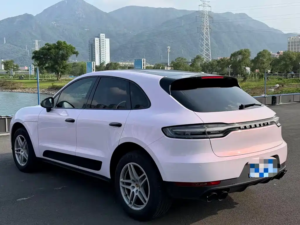 Porsche Macan — миниатюра 9