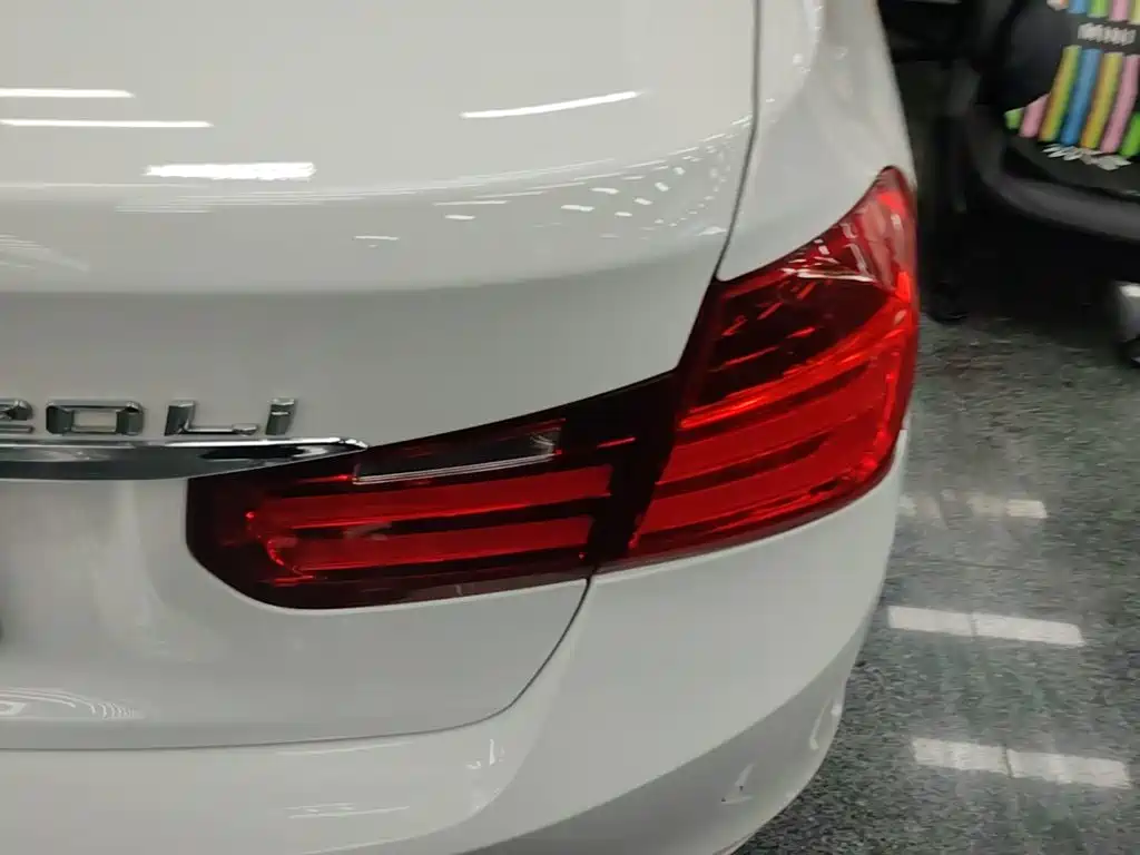 BMW 3 Series — миниатюра 8