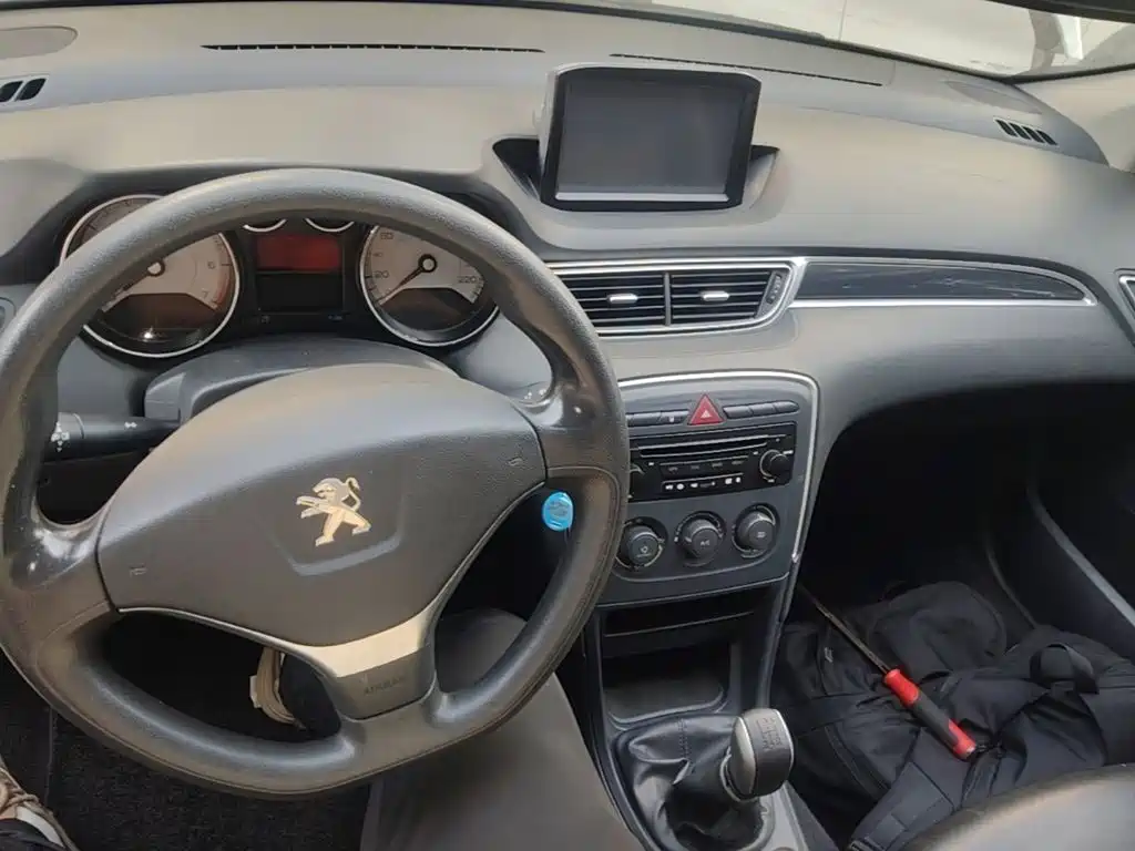 Peugeot 308 — миниатюра 10