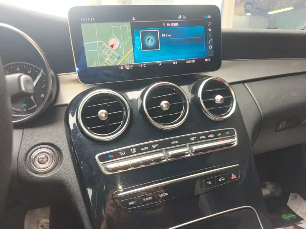 Mercedes-Benz C-Class — миниатюра 13