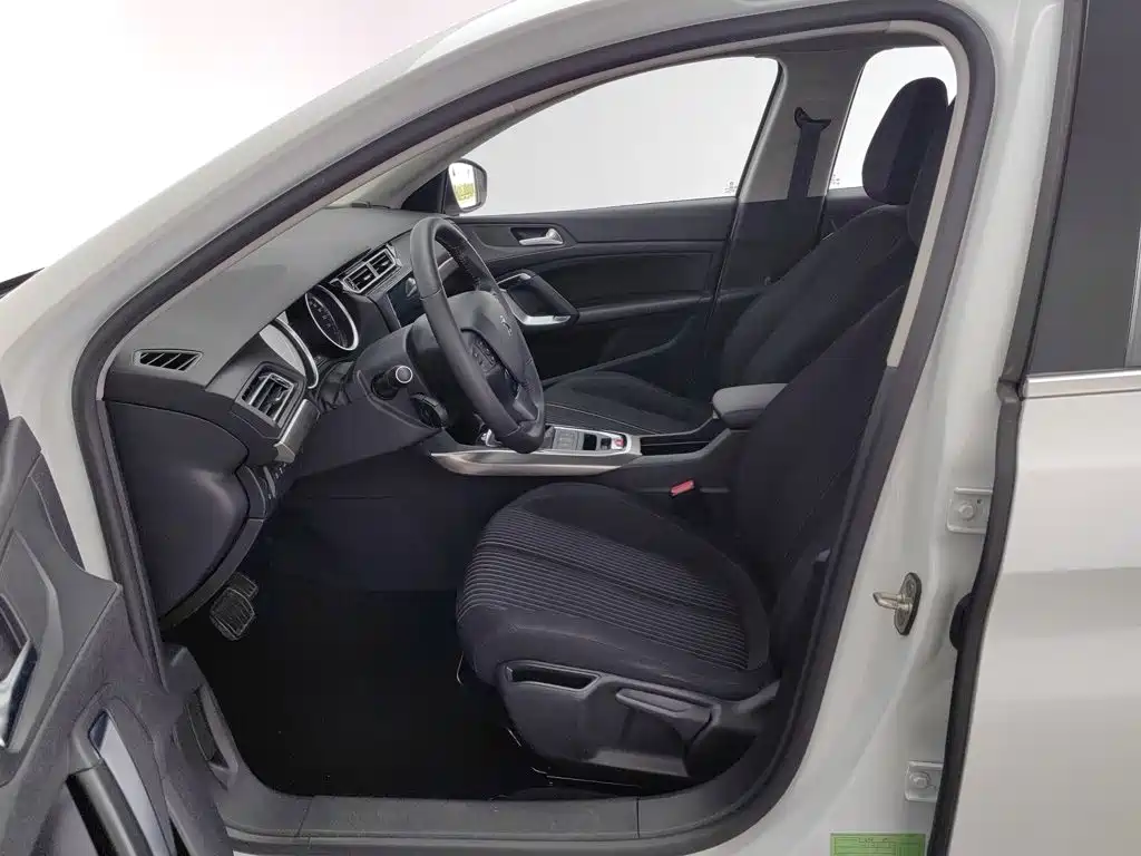 Peugeot 408 — миниатюра 10