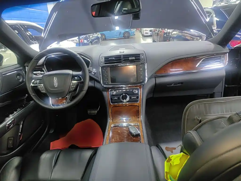 Lincoln Continental — миниатюра 10