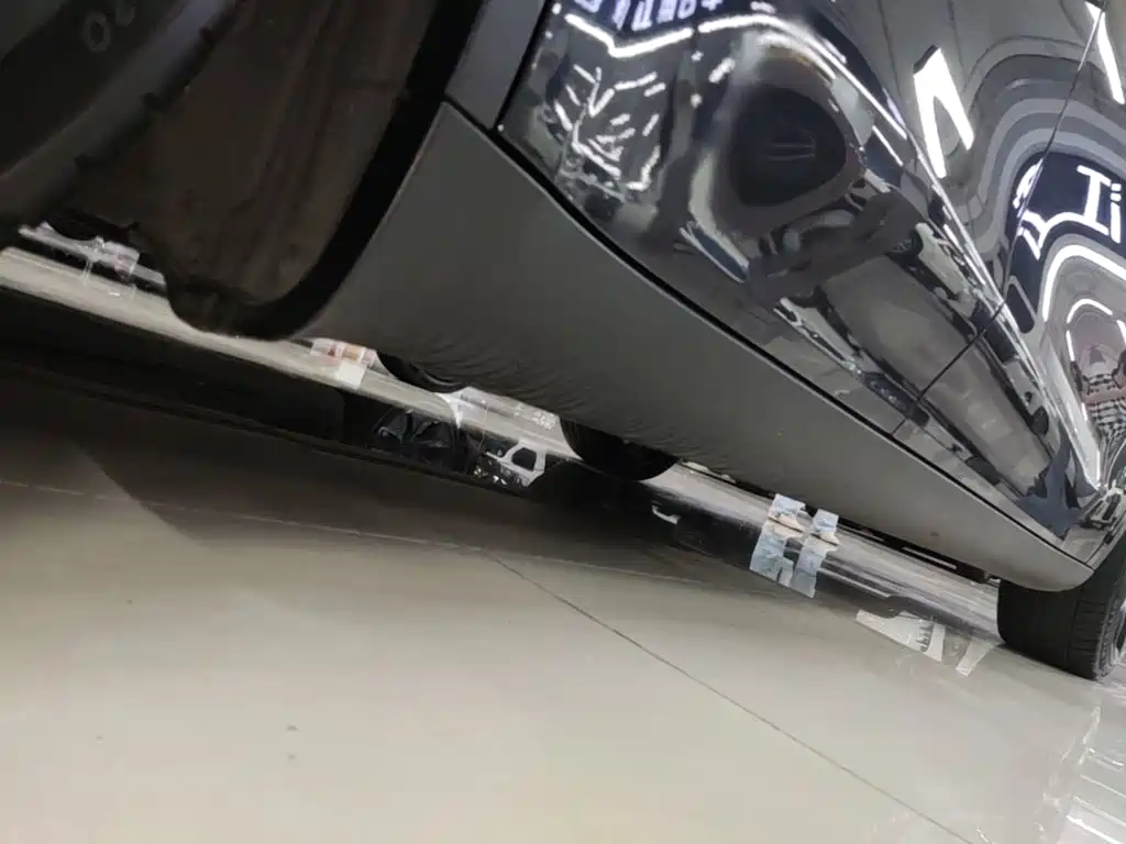 Tesla Model Y — миниатюра 21