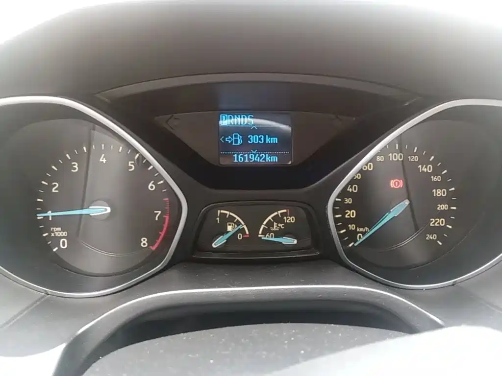 Ford Focus 2015 1.6L AT