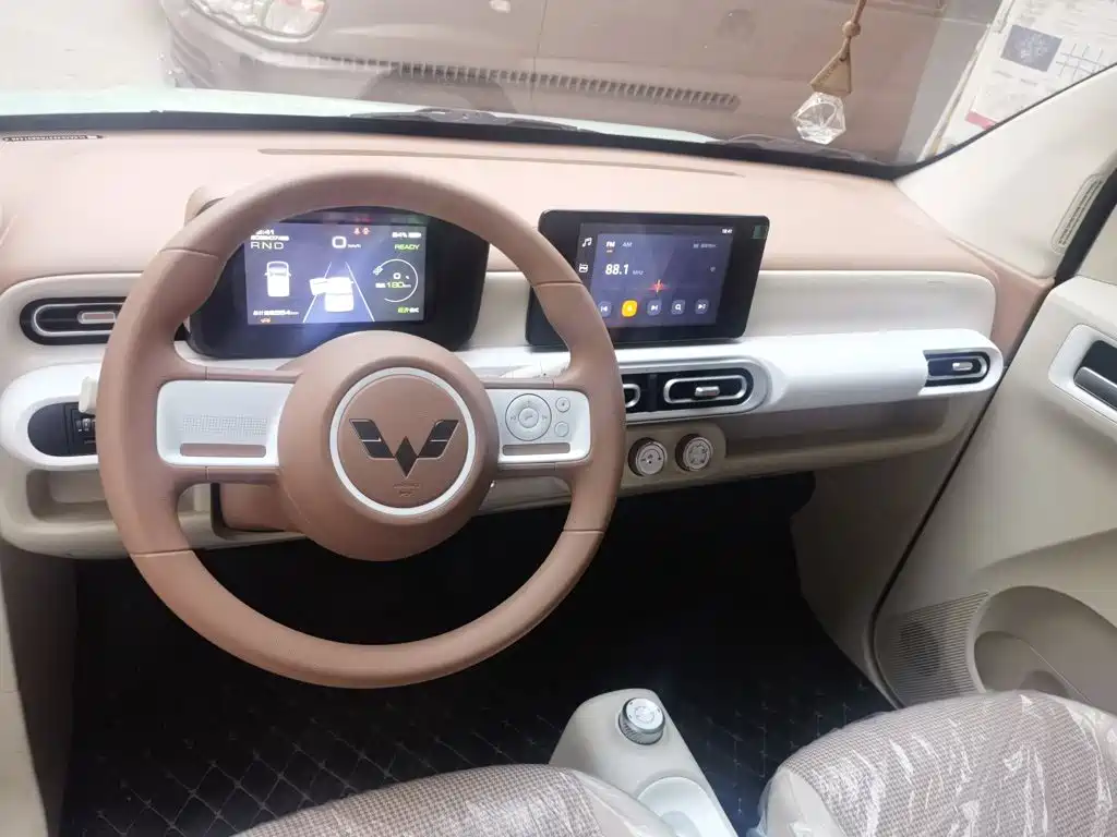 Wuling MINIEV — миниатюра 5