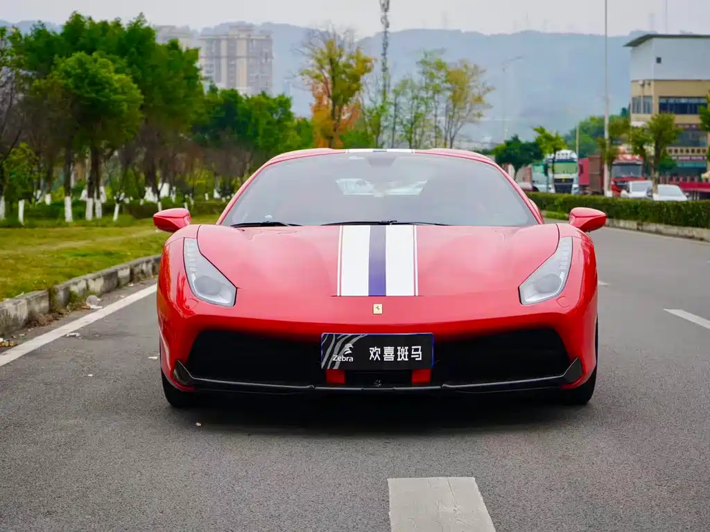 FERRARI 488
