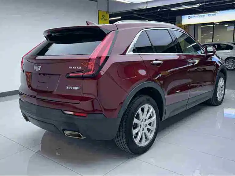 CADILLAC XT4