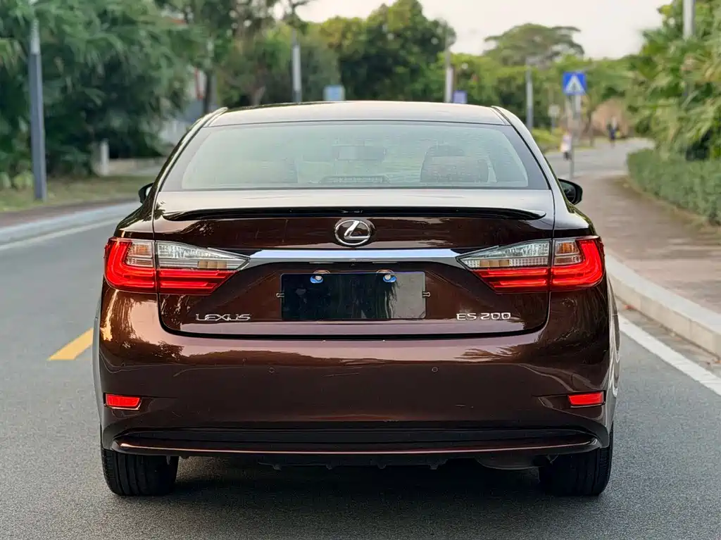 Lexus ES — миниатюра 15