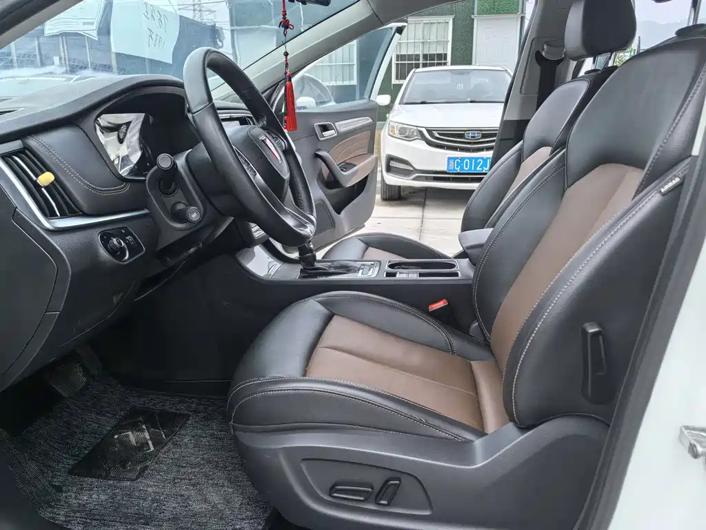 Roewe i6 Classic — миниатюра 7