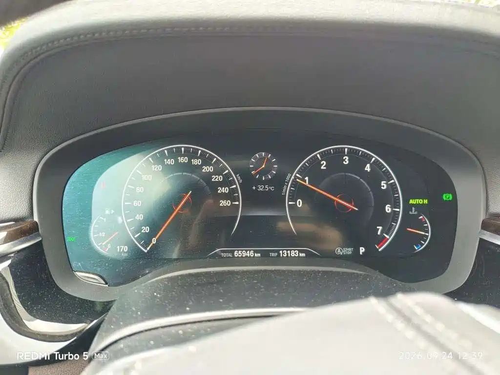 BMW 5 Series — миниатюра 4