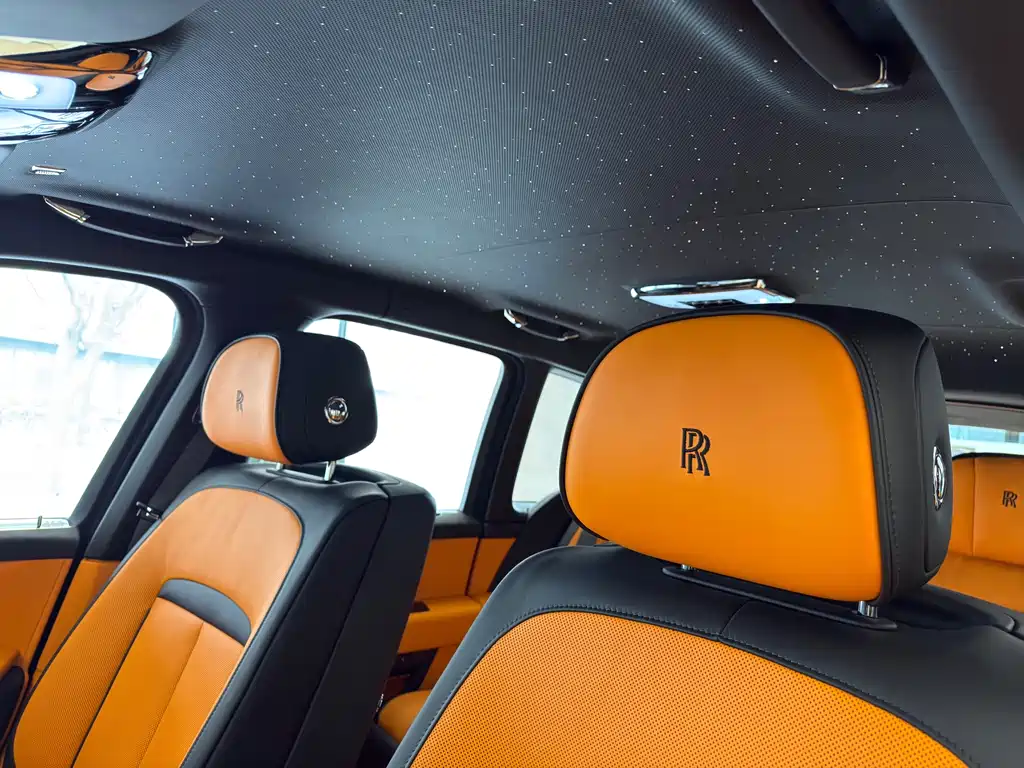 Rolls-Royce Cullinan 2026 мест
