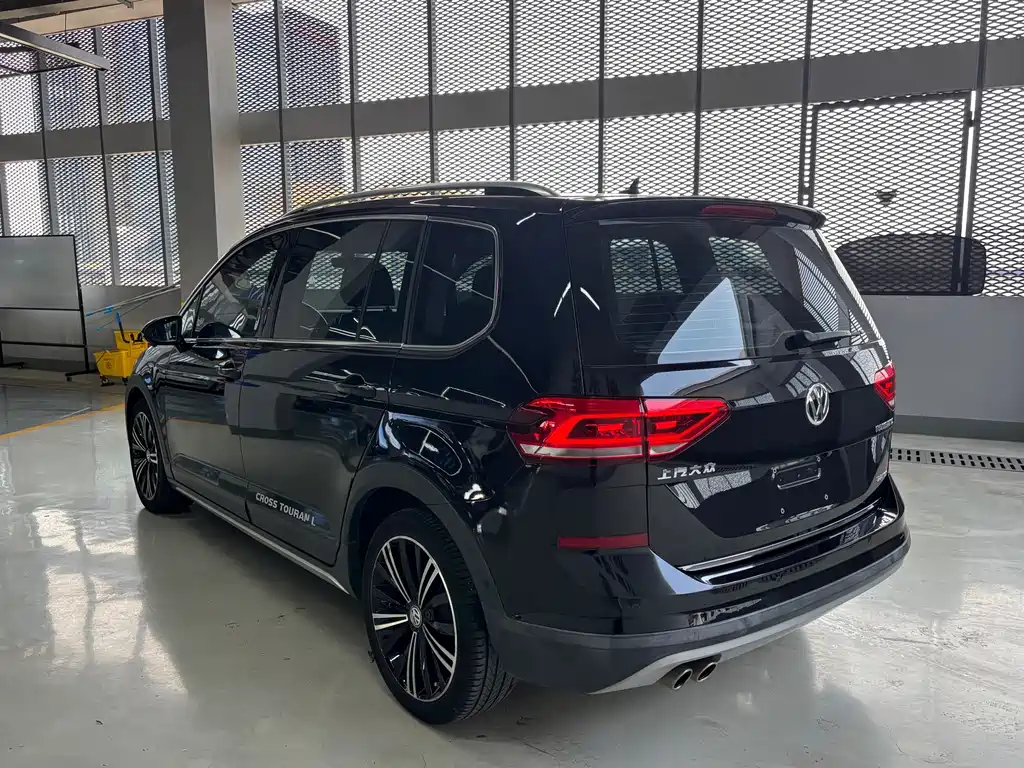 Volkswagen Touran — миниатюра 12