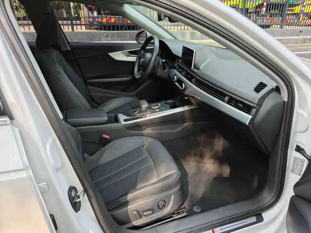 Audi A4L — миниатюра 15