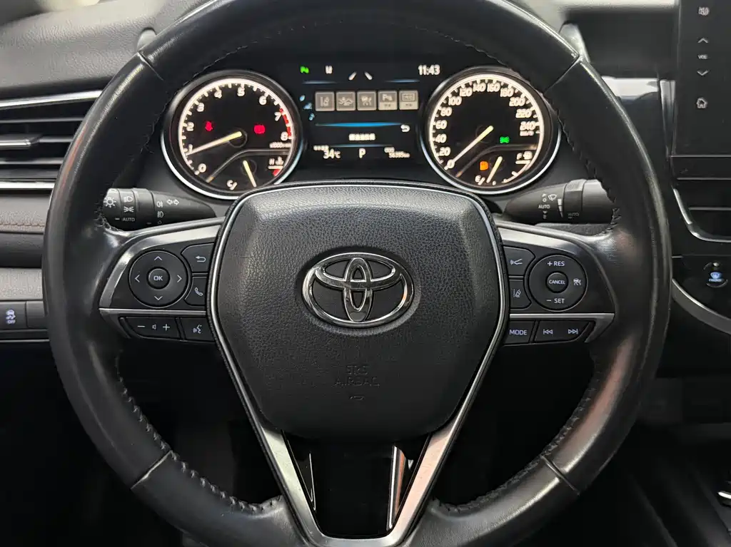 Toyota Camry — миниатюра 8