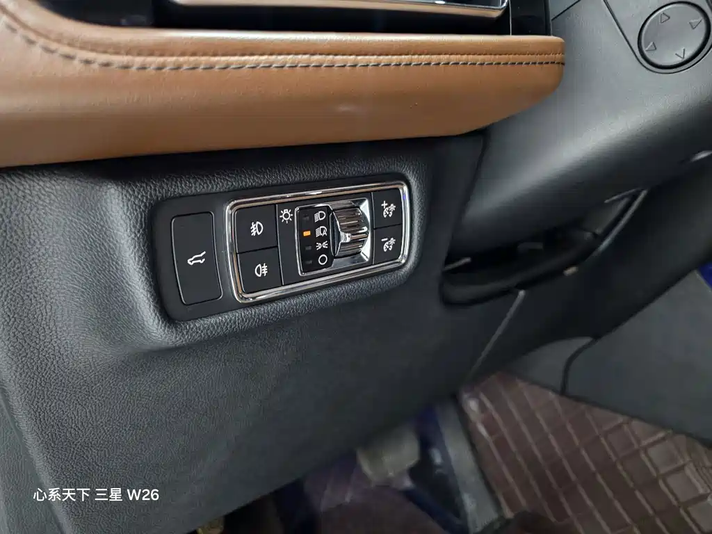 Lincoln Aviator — миниатюра 6