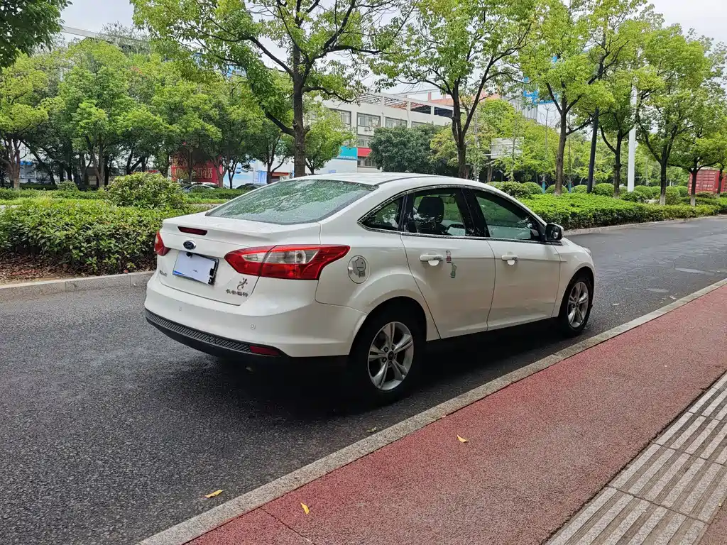 Ford Focus — миниатюра 12