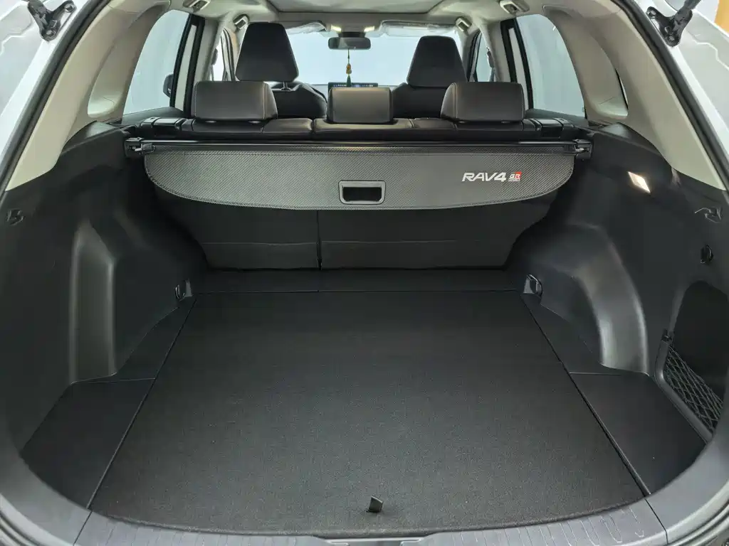 Toyota RAV4 — миниатюра 17