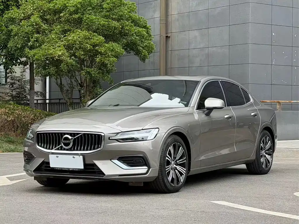 Volvo S60 2022