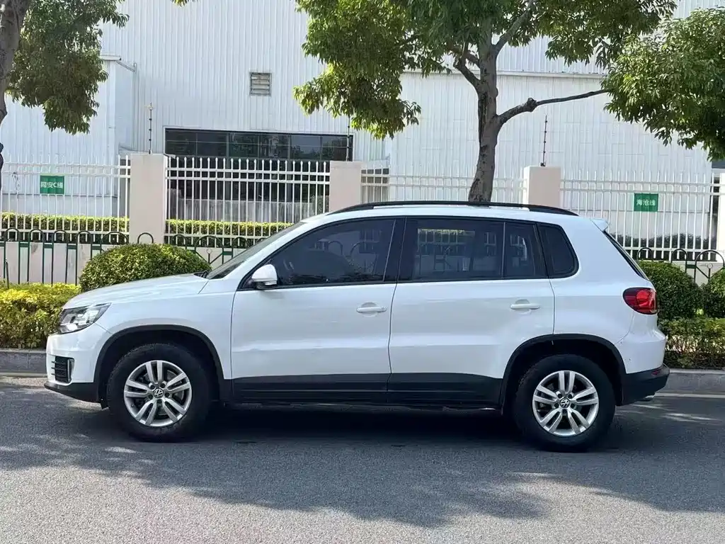 Volkswagen Tiguan — миниатюра 2
