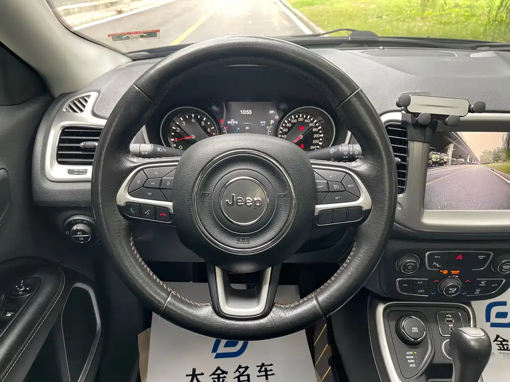 Jeep Compass — миниатюра 5