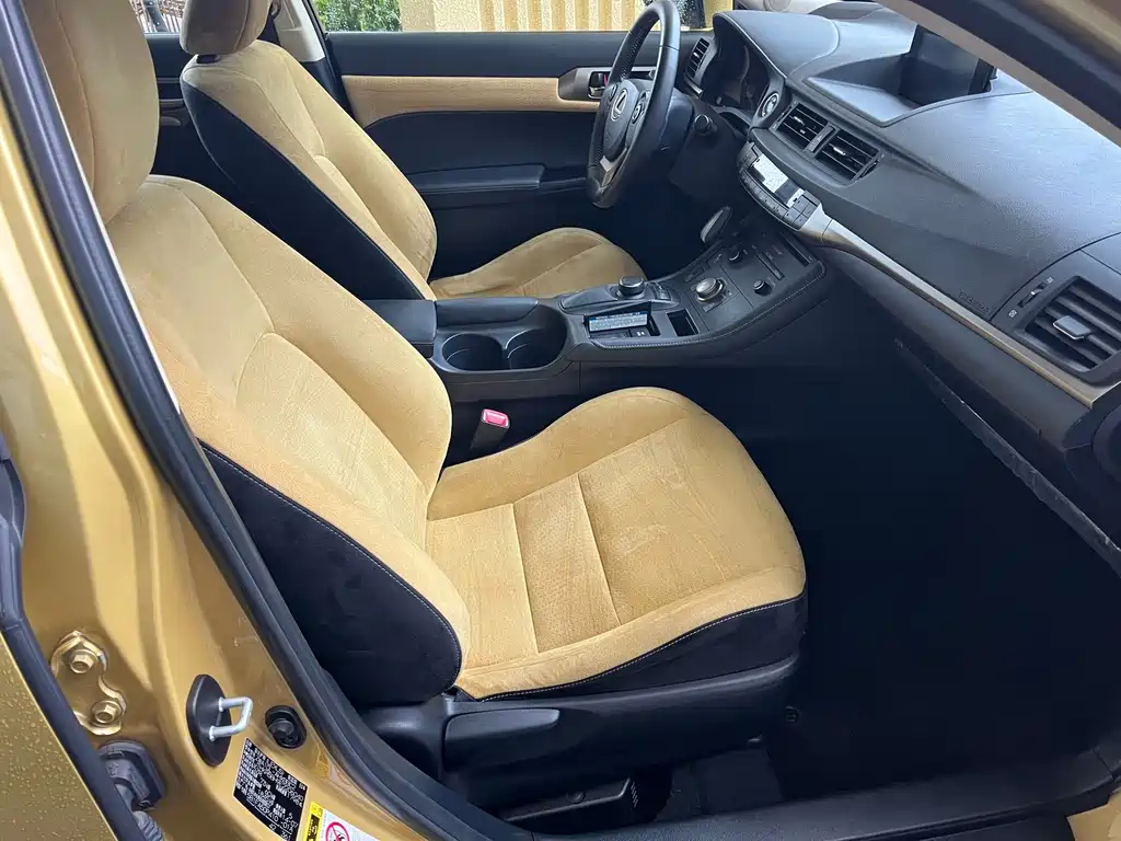 Lexus CT — миниатюра 11