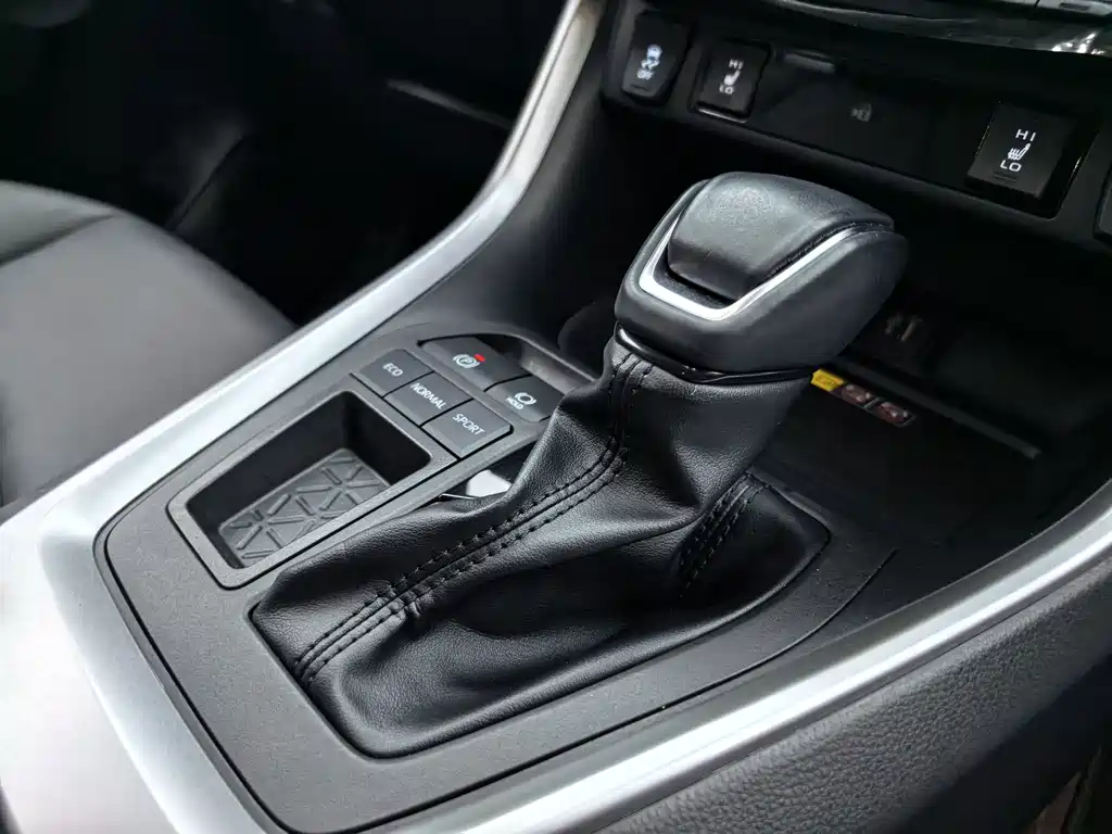 Toyota RAV4 — миниатюра 16