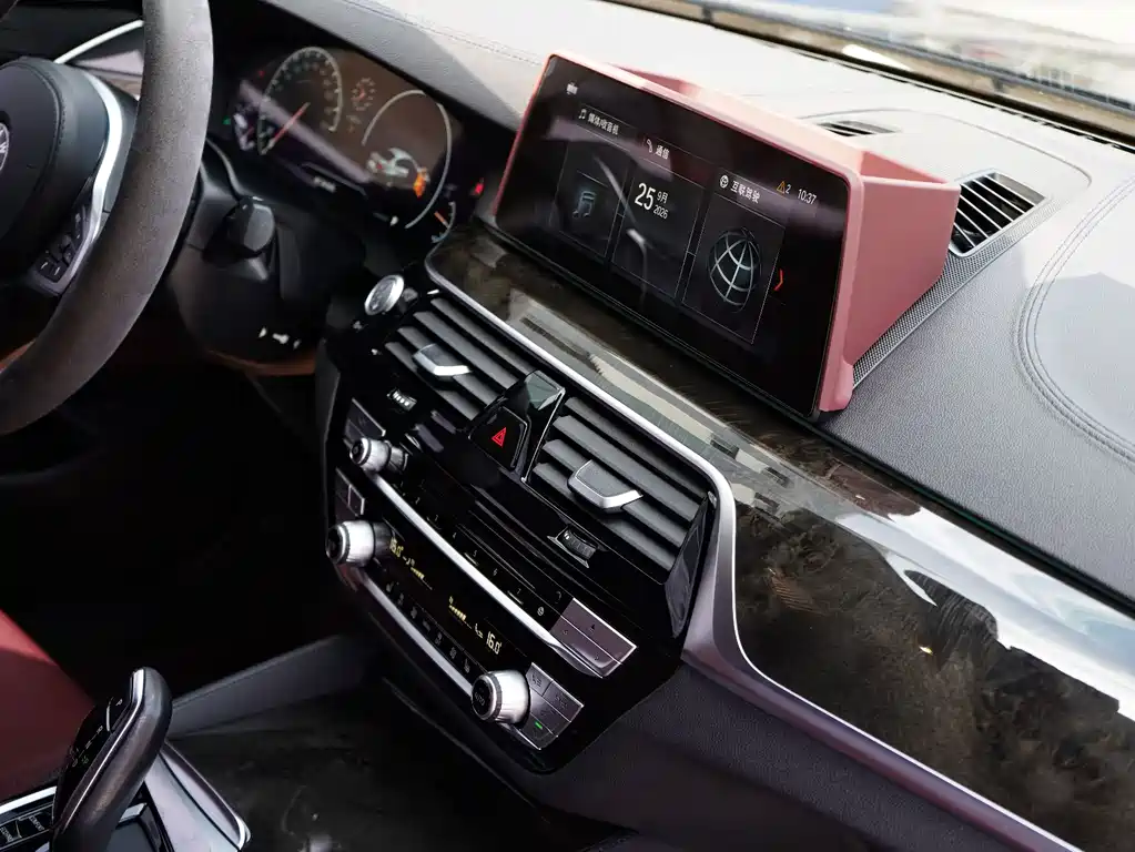 BMW 5 Series — миниатюра 16