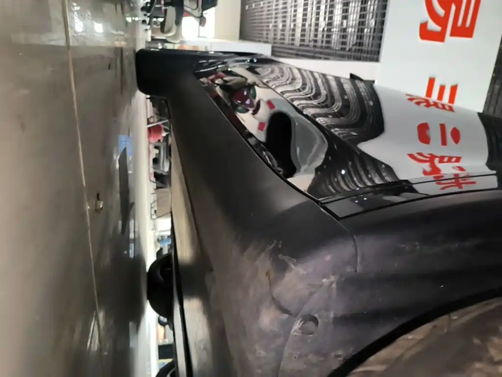 Tesla Model Y — миниатюра 21