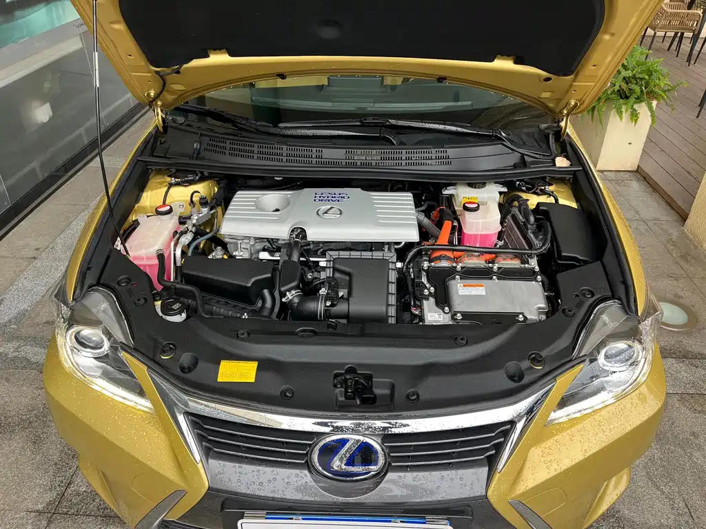 Lexus CT — миниатюра 17
