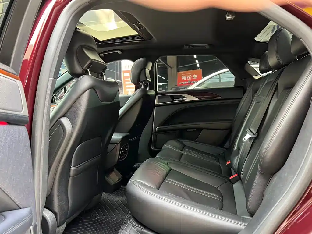 Lincoln MKZ — миниатюра 9